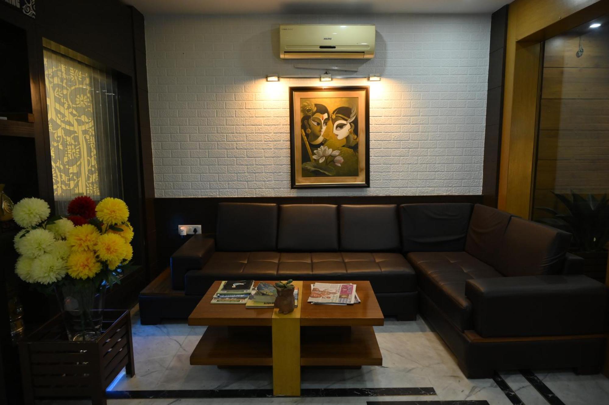 Hotel Dh Dharamshala Exteriör bild
