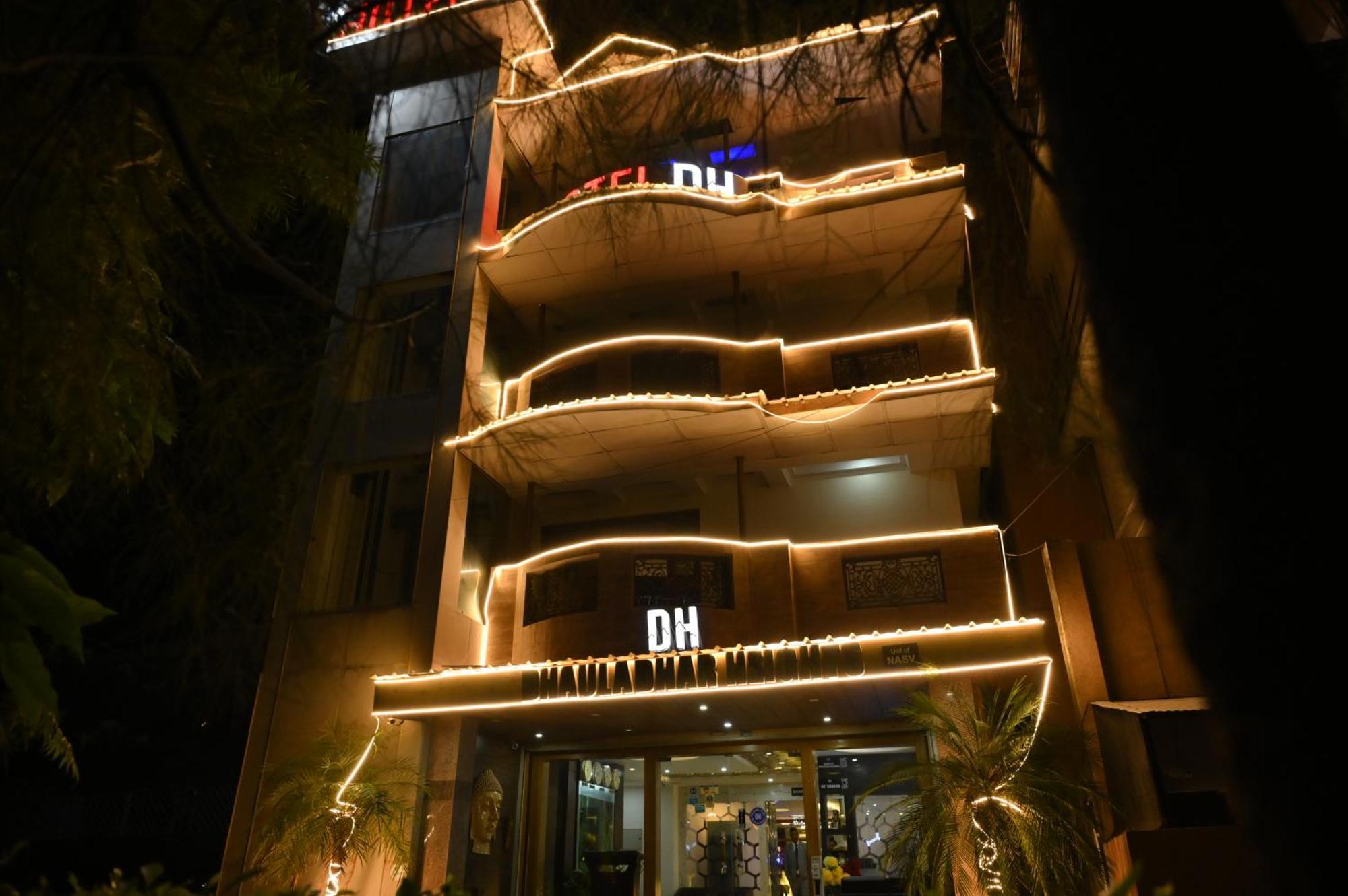 Hotel Dh Dharamshala Exteriör bild