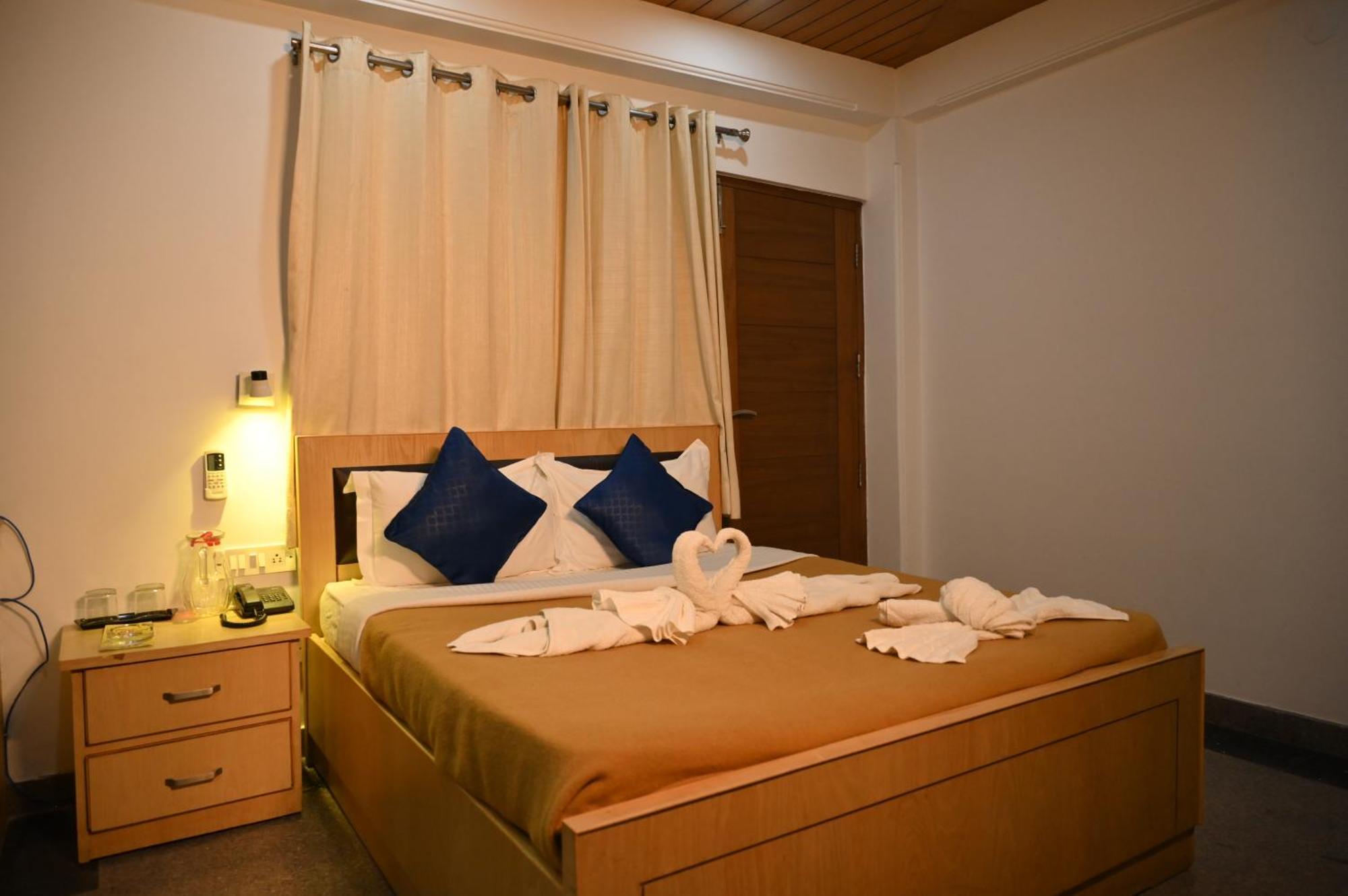 Hotel Dh Dharamshala Exteriör bild